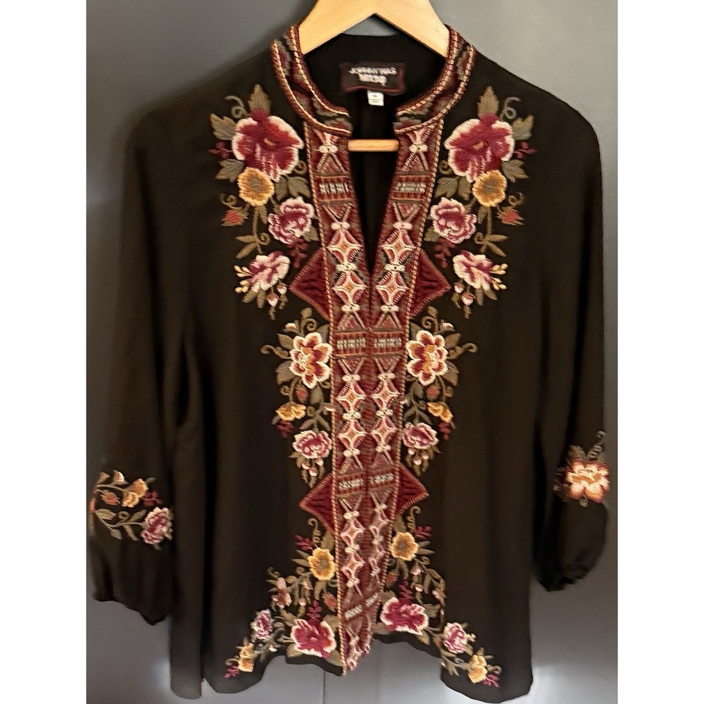 Johnny Was Workshop XS Nepal Boho Floral Embroidered Blouse 3/4 Sleeves Silk